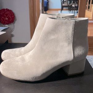 Kenneth Cole REACTION Women's Road Stop Block Heel Ankle Boot